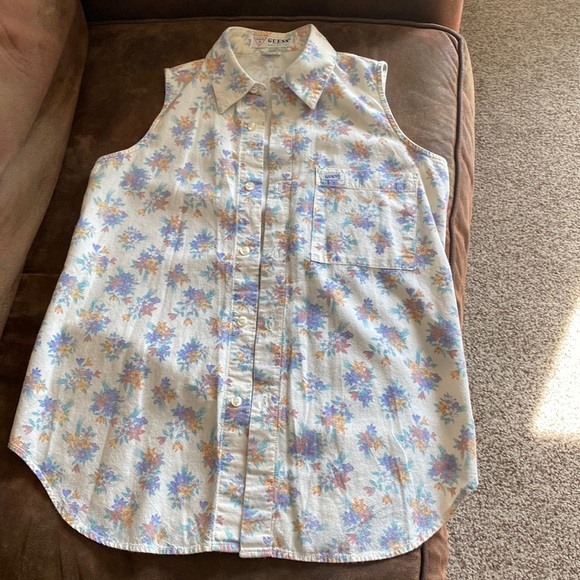 Vintage Guess button down sleeveless top. Size small. - Picture 1 of 4